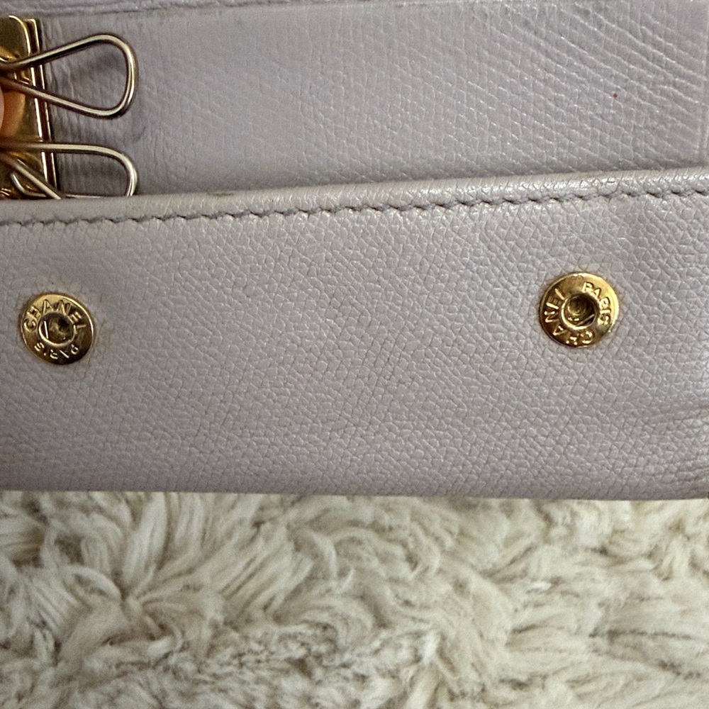 ✨Chanel 6 Key Holder Wallet Taupe Leather Gold Hardware✨ - Picture 11 of 12